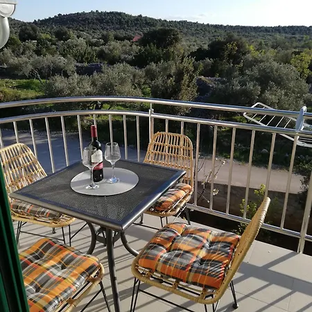 Milin בית הארחה יזרה